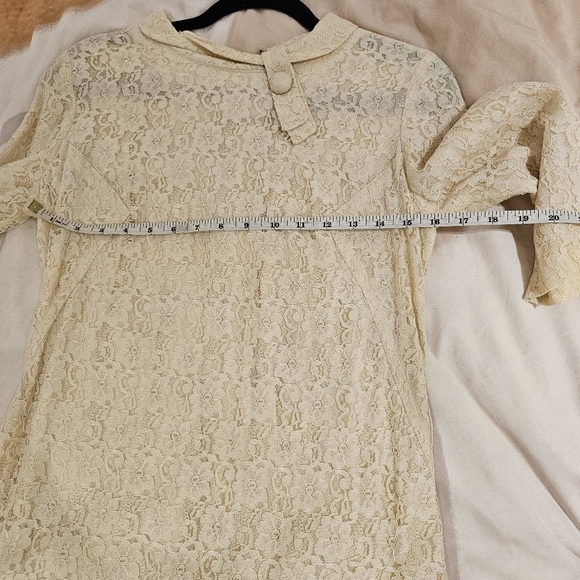 🤍 Vintage Lace Dress — Union Made in Canada - Picture 5 of 11